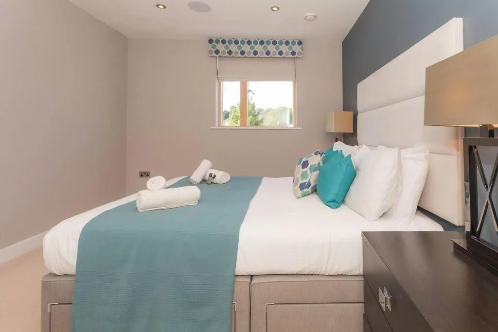Stylish Penthouse Apartment With Hot Tub 바스 영국